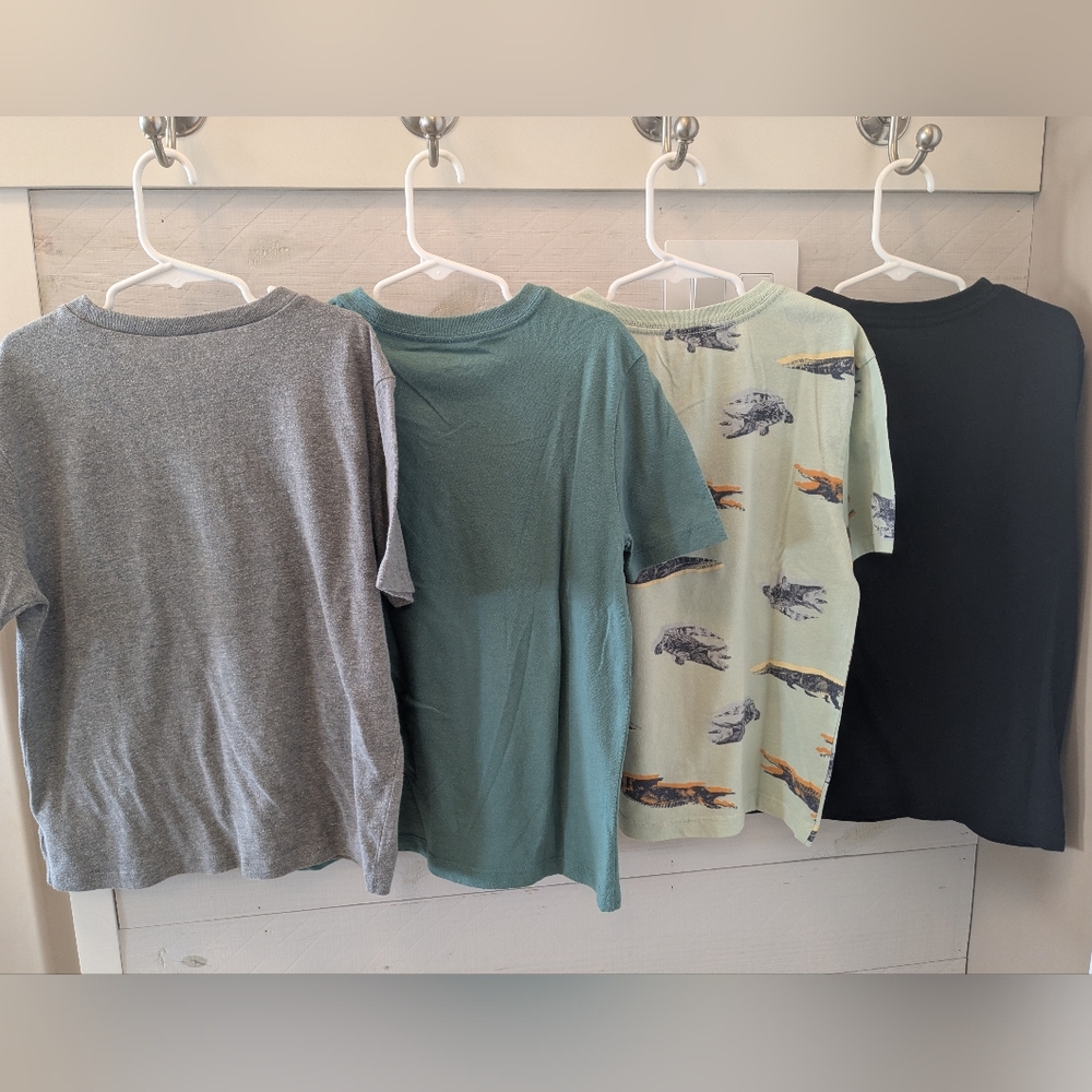 4️⃣ FOUR Old Navy Boy's Graphic T-Shirts - Gray, Green, & Black - Picture 2 of 10